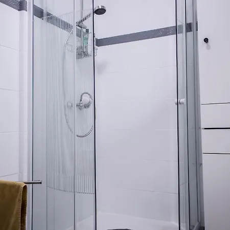 Centergom Apartman *
